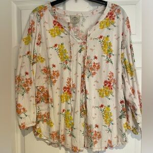🔴3/$10🔴St. John's Bay loose fitting floral blouse